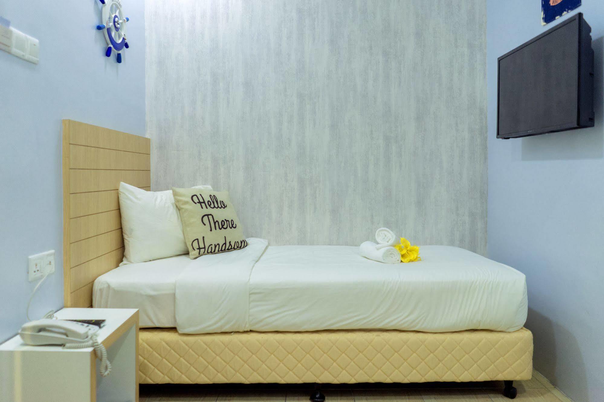 Lighthouse Hotel & Shortstay @ Damansara Uptown Petaling Jaya Exterior photo