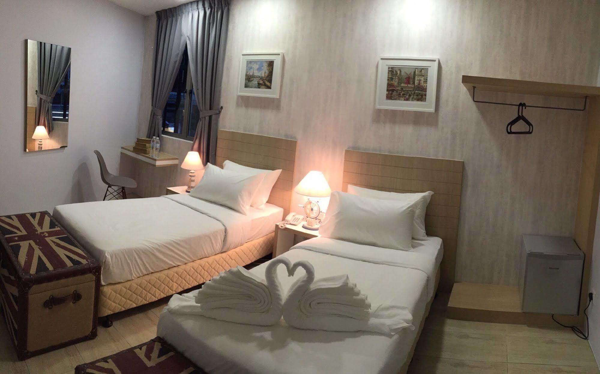 Lighthouse Hotel & Shortstay @ Damansara Uptown Petaling Jaya Exterior photo