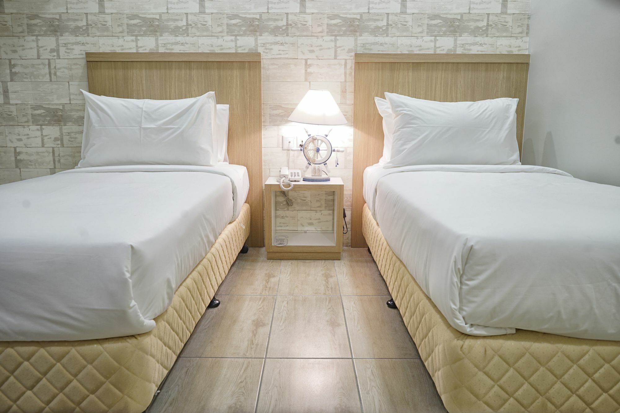 Lighthouse Hotel & Shortstay @ Damansara Uptown Petaling Jaya Exterior photo